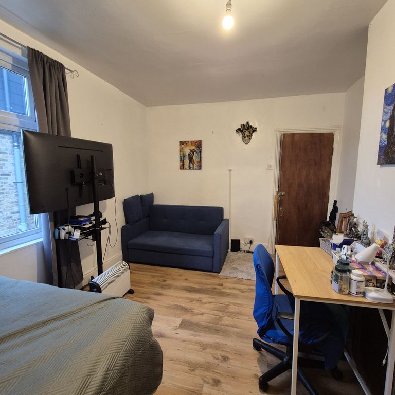 Property photo 2 of 7