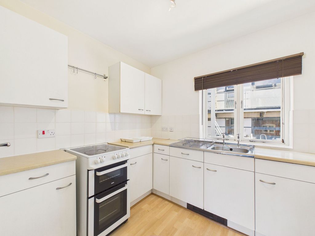 Property photo 2 of 10 Kitchen