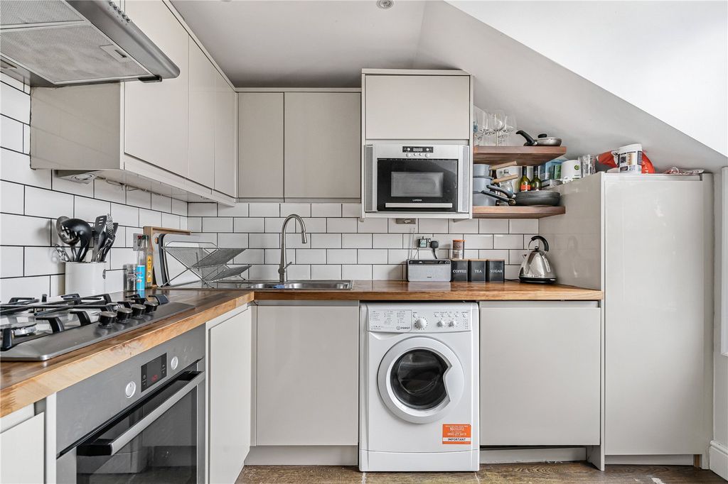 Property photo 3 of 15 Kitchen