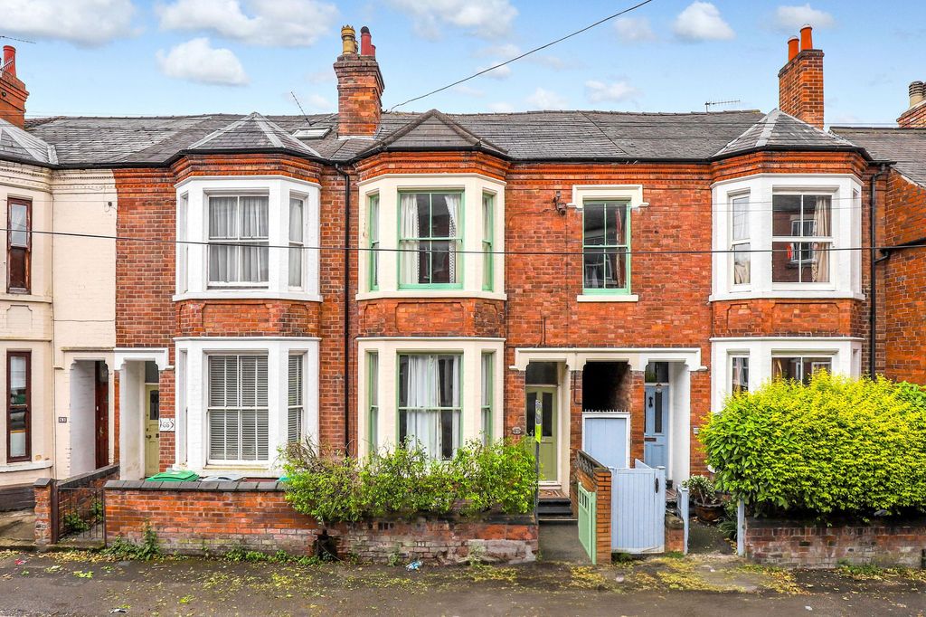 Property photo 1 of 18