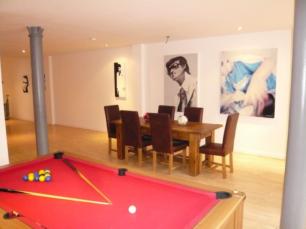 Property photo 1 of 8 Dining Area