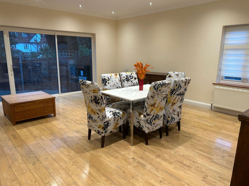 Property photo 3 of 17 Photo 4