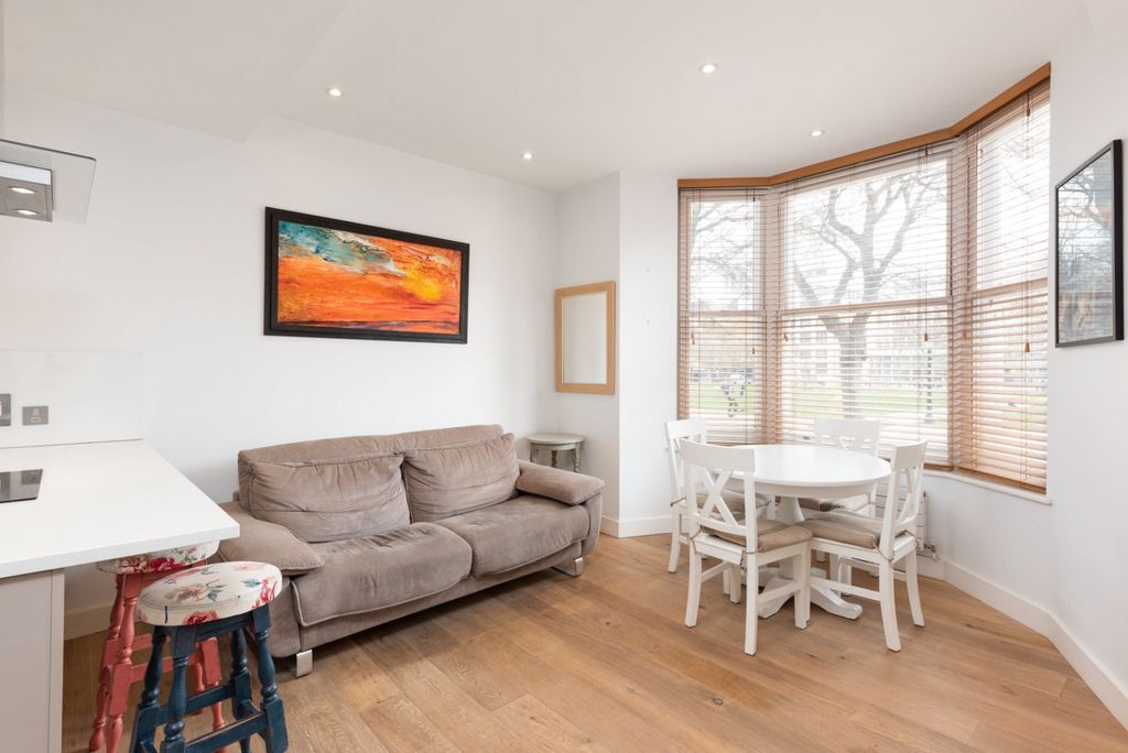 Property photo 3 of 13 6101012