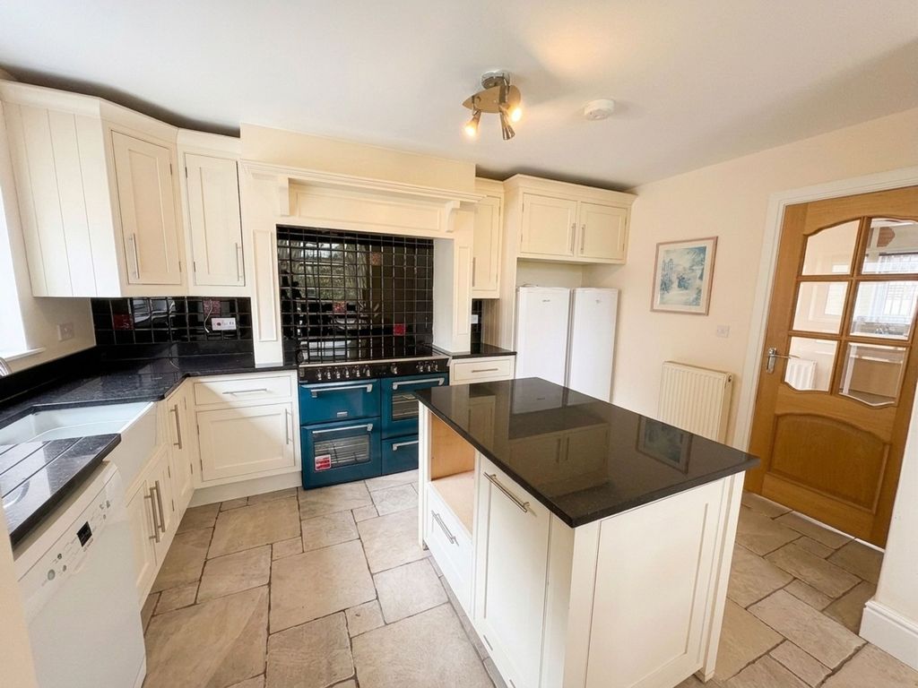 Property photo 3 of 41