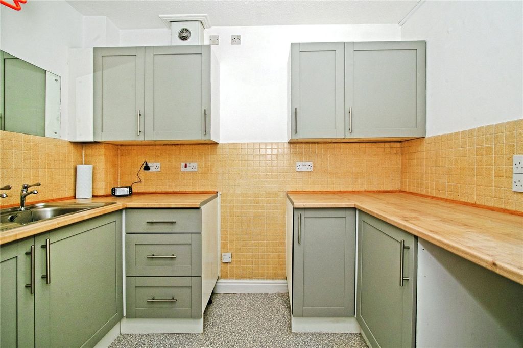 Property photo 2 of 12 Picture No. 10