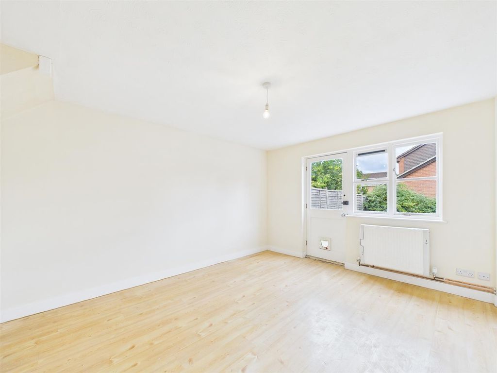 Property photo 2 of 7 Cam04907G0-Pr0292-Still001.Jpg