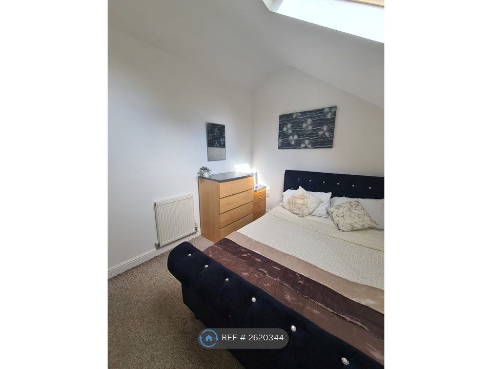 Property photo 1 of 10 Bedroom