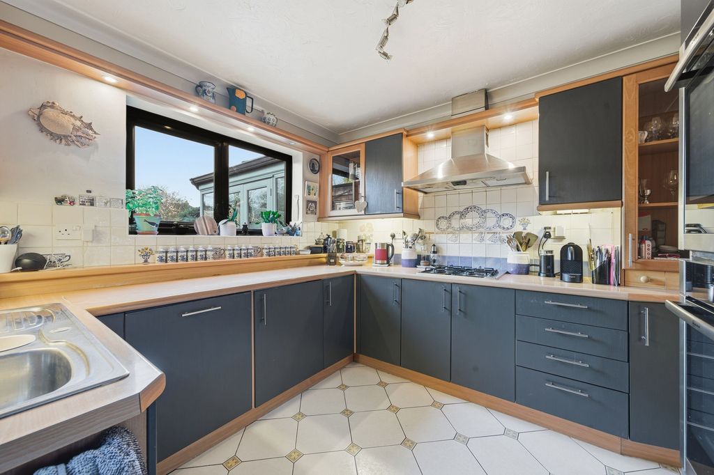 Property photo 2 of 26