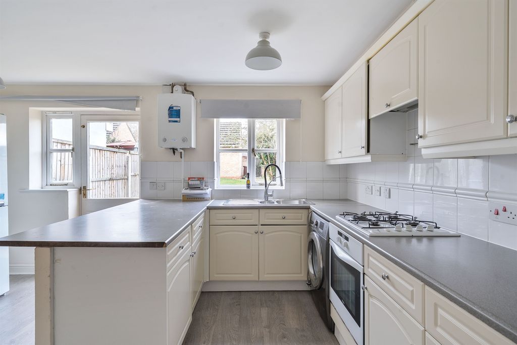 Property photo 2 of 21