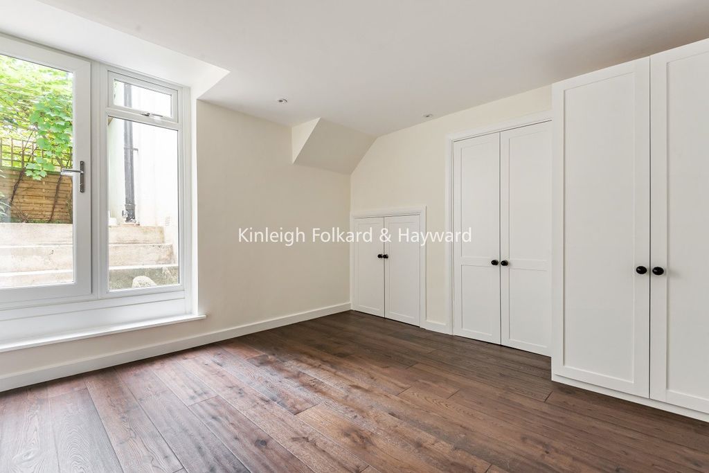 Property photo 3 of 6 Picture No. 10