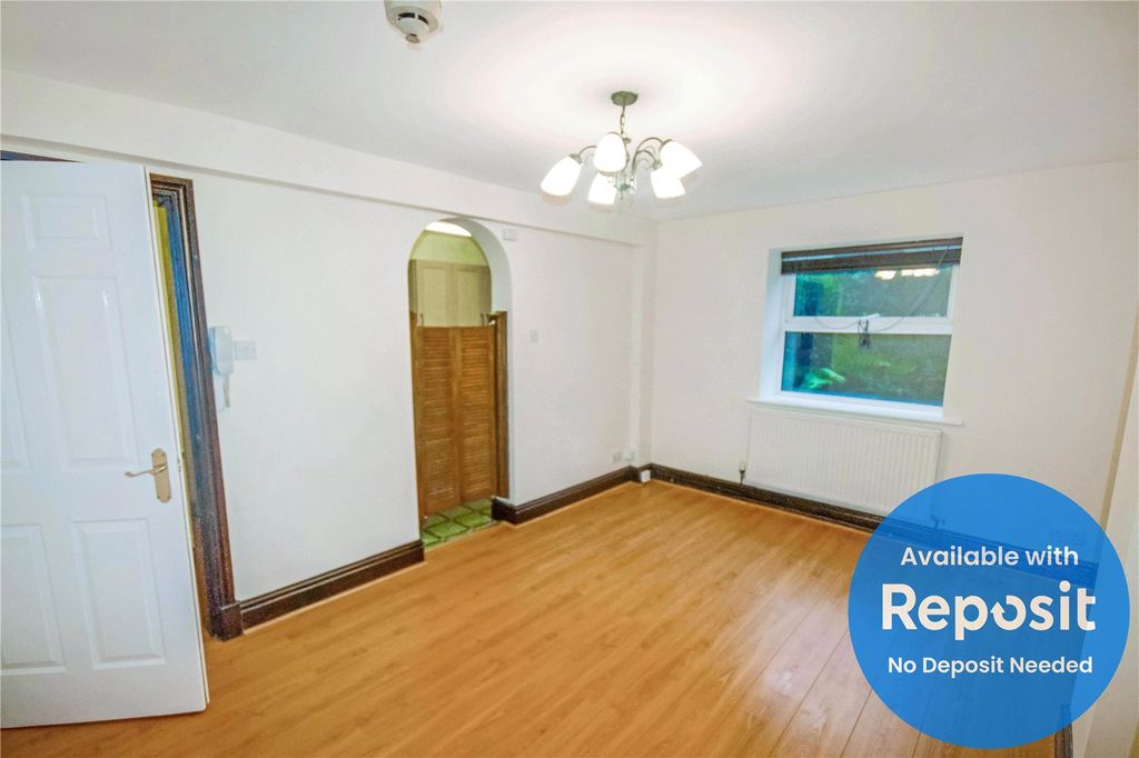 Property photo 2 of 6 Picture No. 19