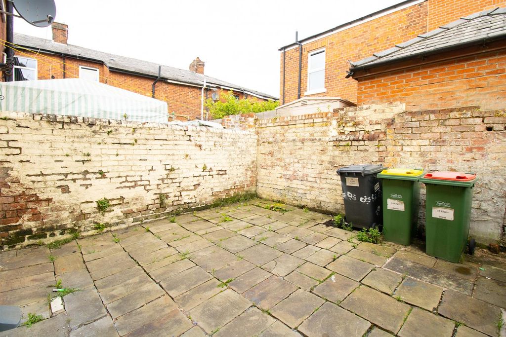 Property photo 3 of 13 Yard
