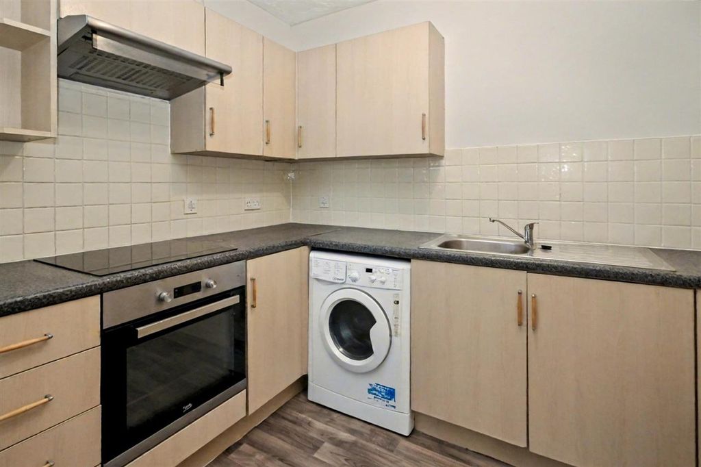 Property photo 2 of 8