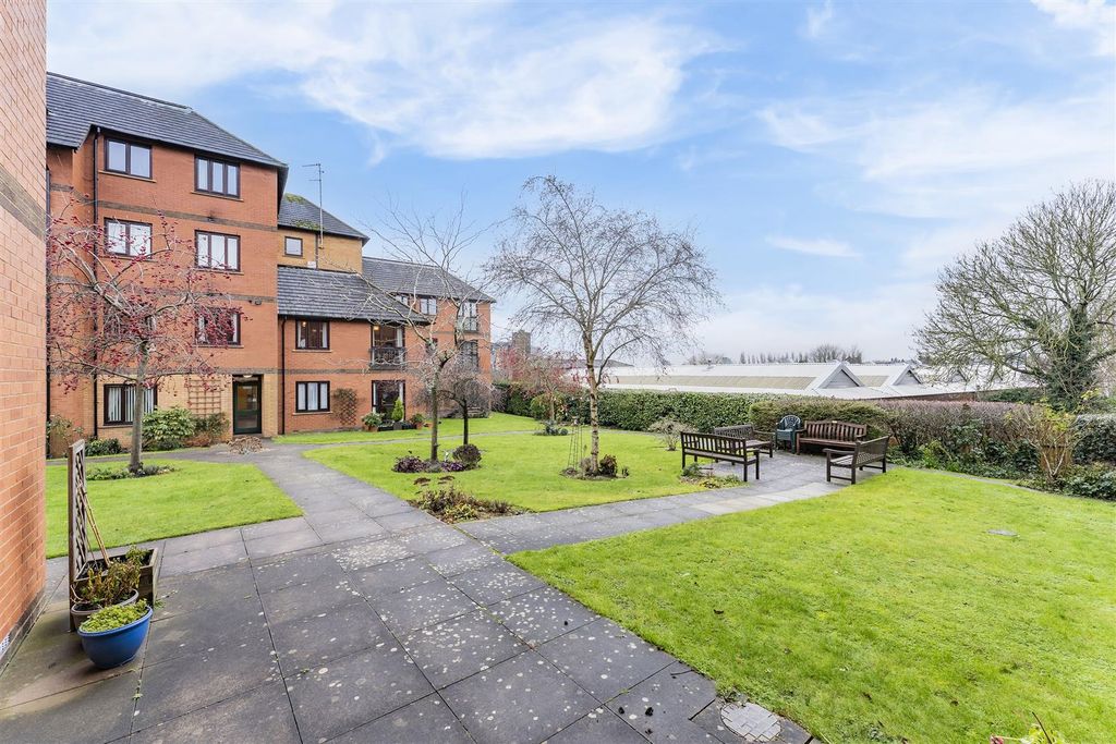 Additional image 17 of 2 bed flat for saleNN16, Oaktree Court, George Street, Kettering