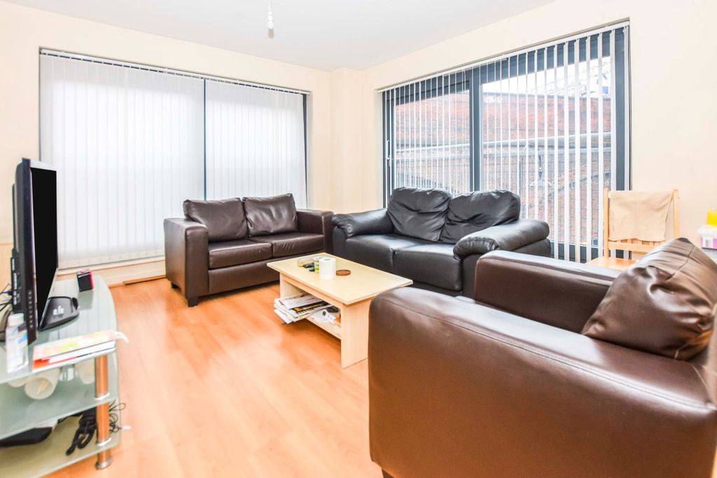 Property photo 2 of 15 Picture No. 27