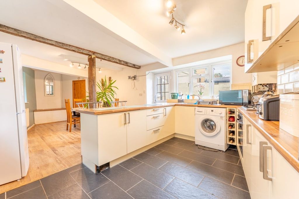 Property photo 3 of 14