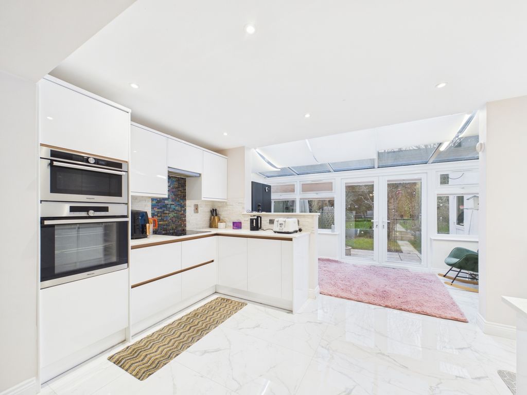 Property photo 2 of 13 Cam03750G0-Pr0091-Still006