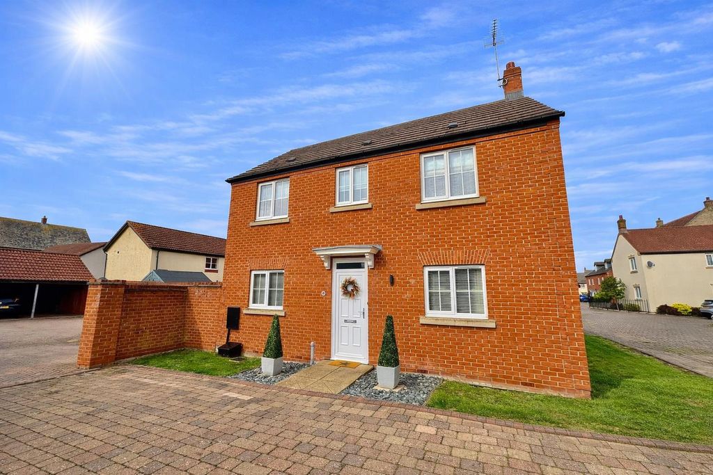 Property photo 1 of 24