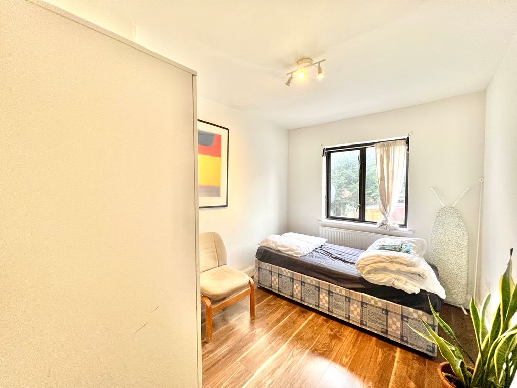 Property photo 3 of 8