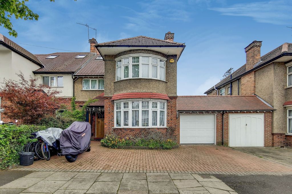 Property photo 1 of 25