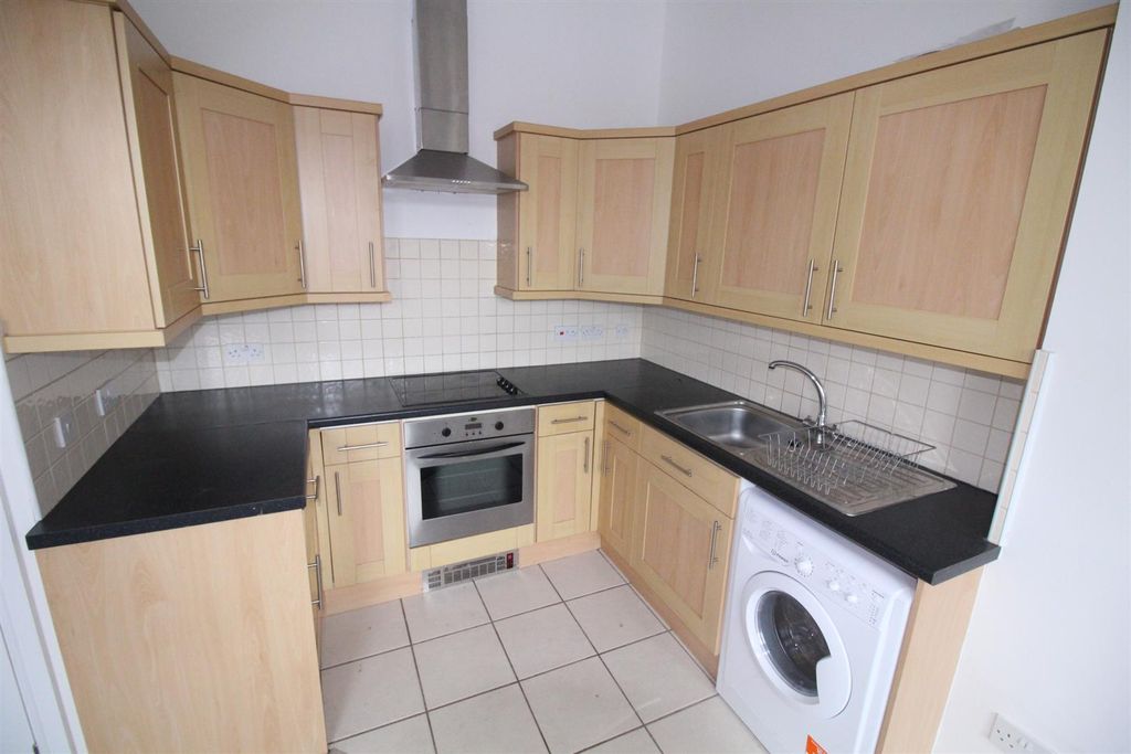 Property photo 2 of 6