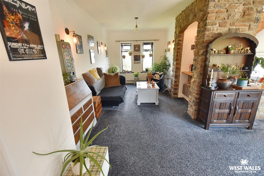 Property photo 3 of 35 5 (57).Jpg