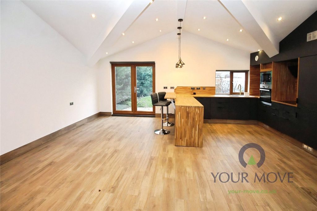 Property photo 3 of 15 Lounge/Kitchen