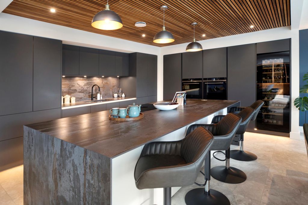 Property photo 2 of 14 Image