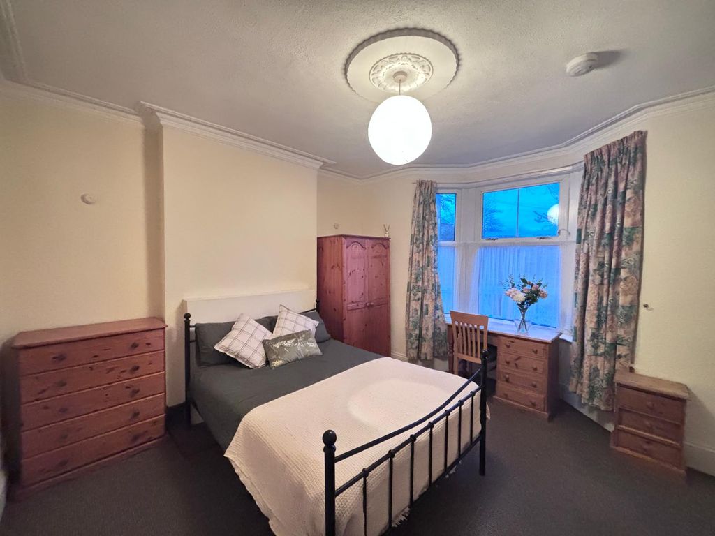 Property photo 2 of 8 c9c79Cee-F95F-473d-9F83-599E533483ee