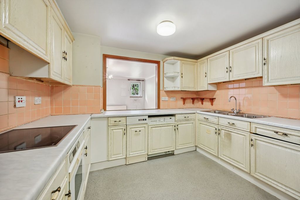 Property photo 2 of 13