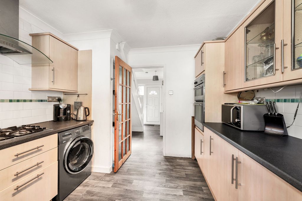 Property photo 2 of 11