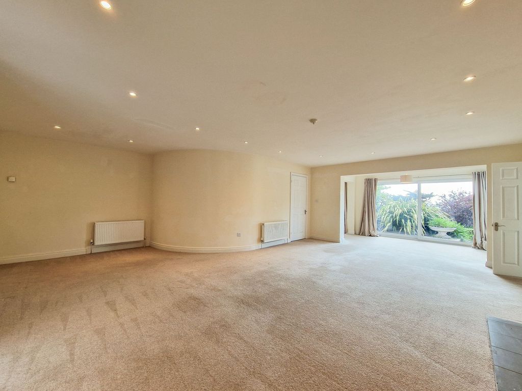 Property photo 3 of 24
