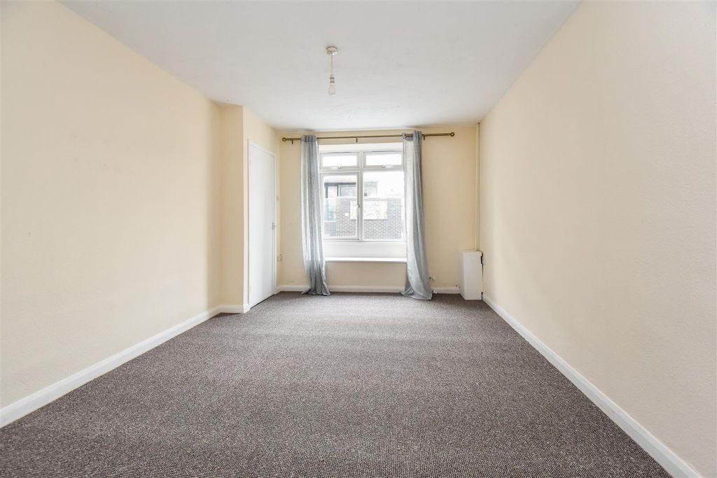 Property photo 2 of 9 Ph1_6262344.Jpg