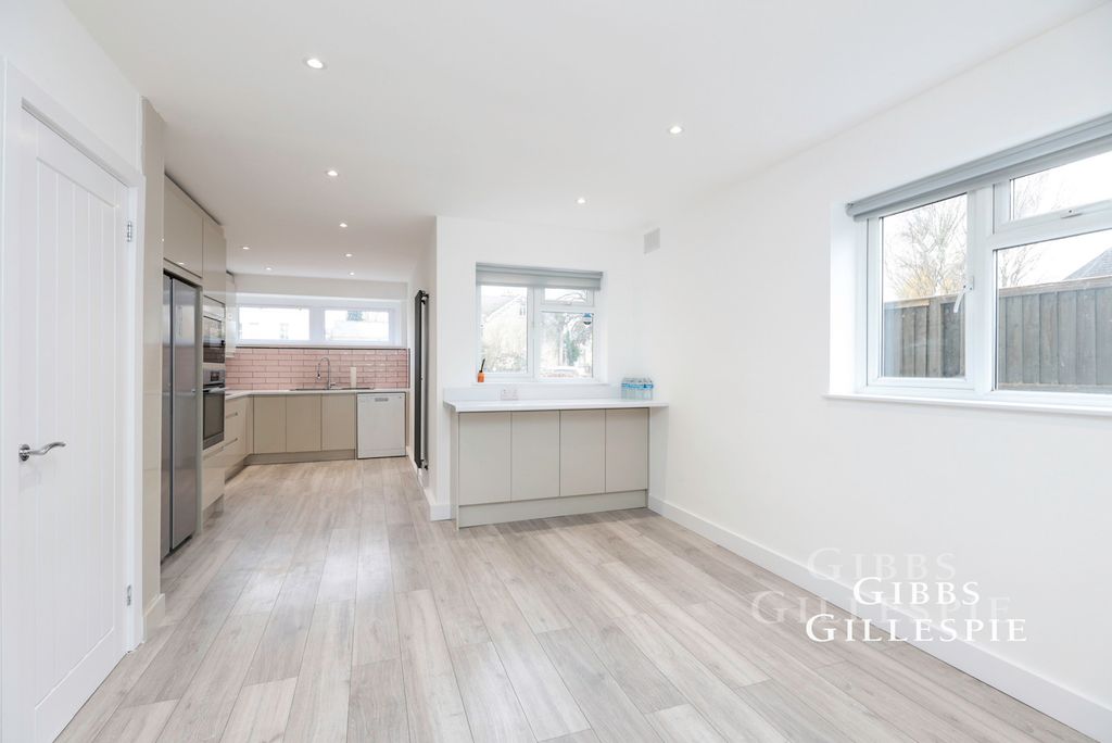 Property photo 1 of 17 Pbox-Img.Jpg