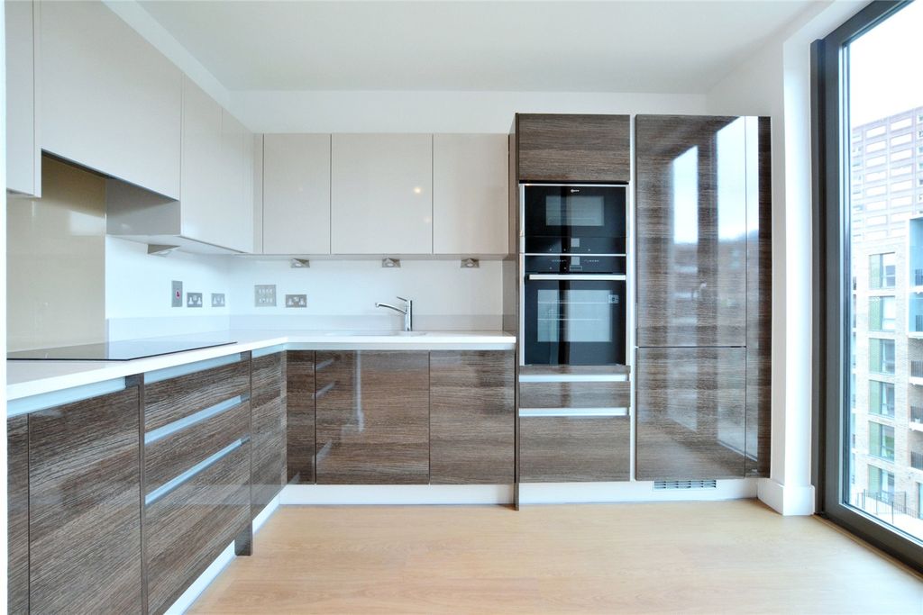 Property photo 3 of 9 Kitchen