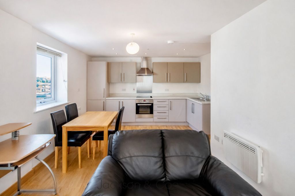 Property photo 3 of 10