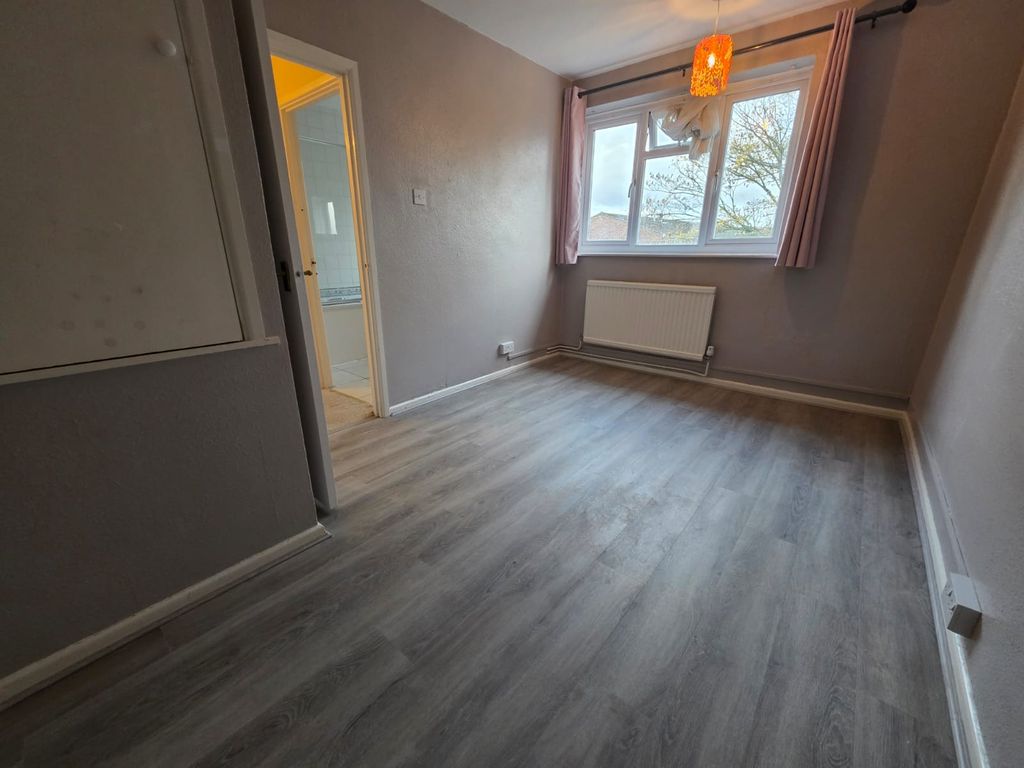 Property photo 3 of 15 Img-20251107-Wa0004