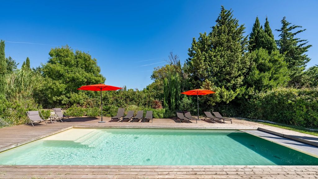 Property photo 2 of 25