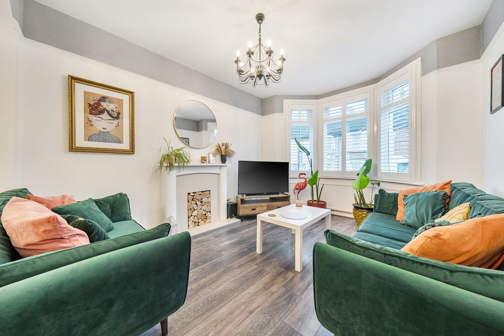 Property photo 2 of 19 Reception