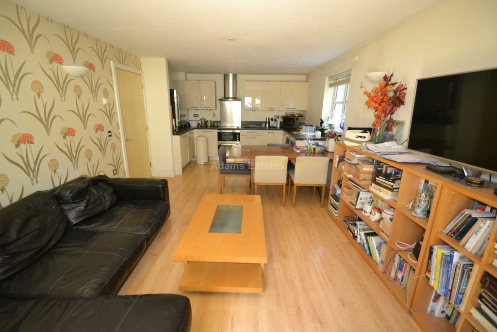 Property photo 3 of 9