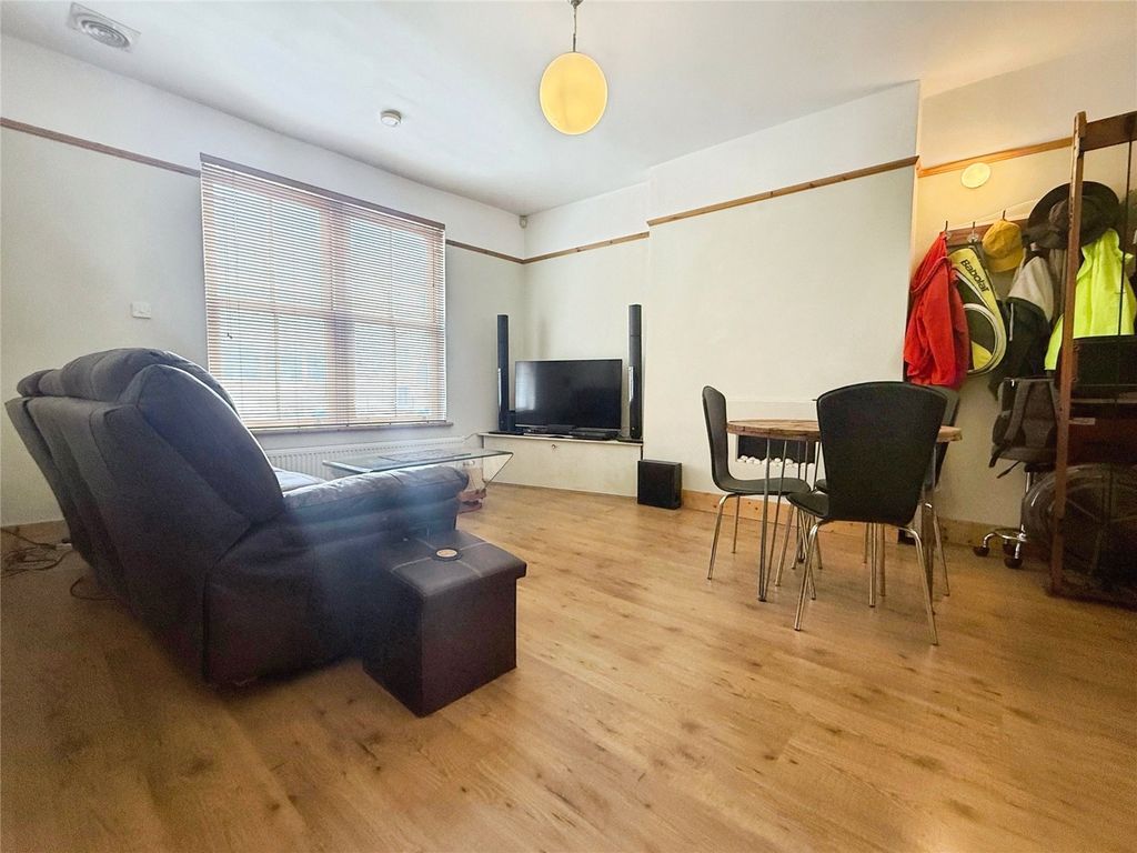 Property photo 2 of 11 Picture No. 03