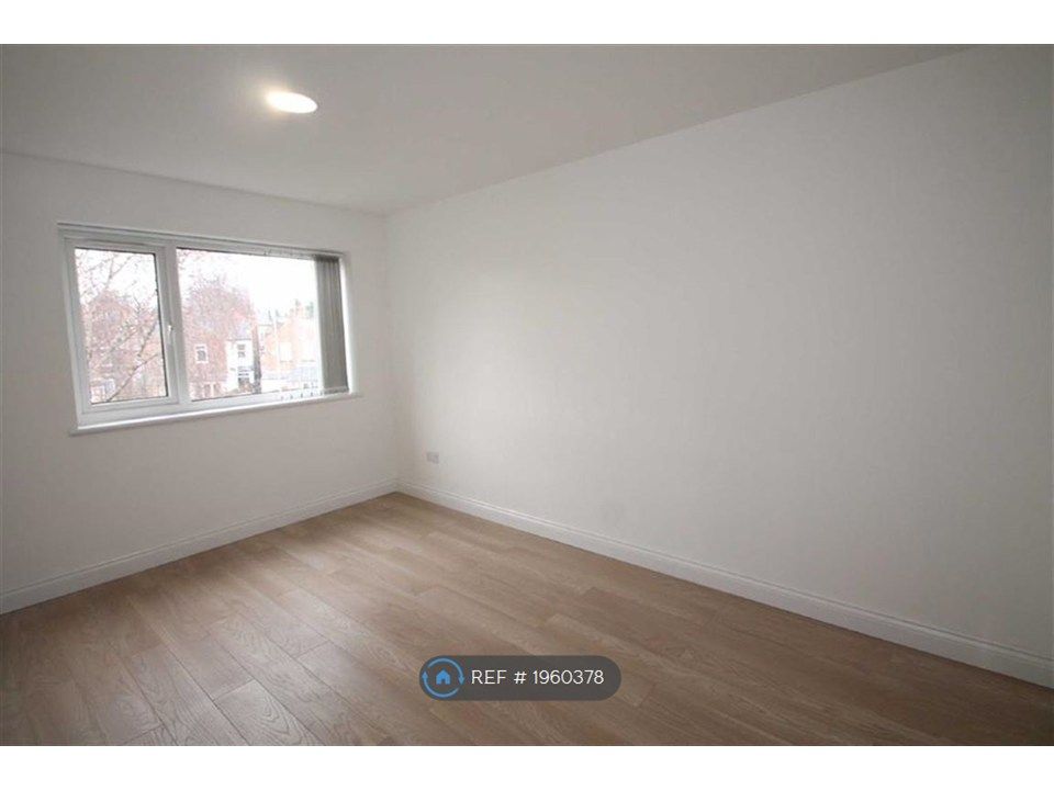 Property photo 3 of 5 Bedroom