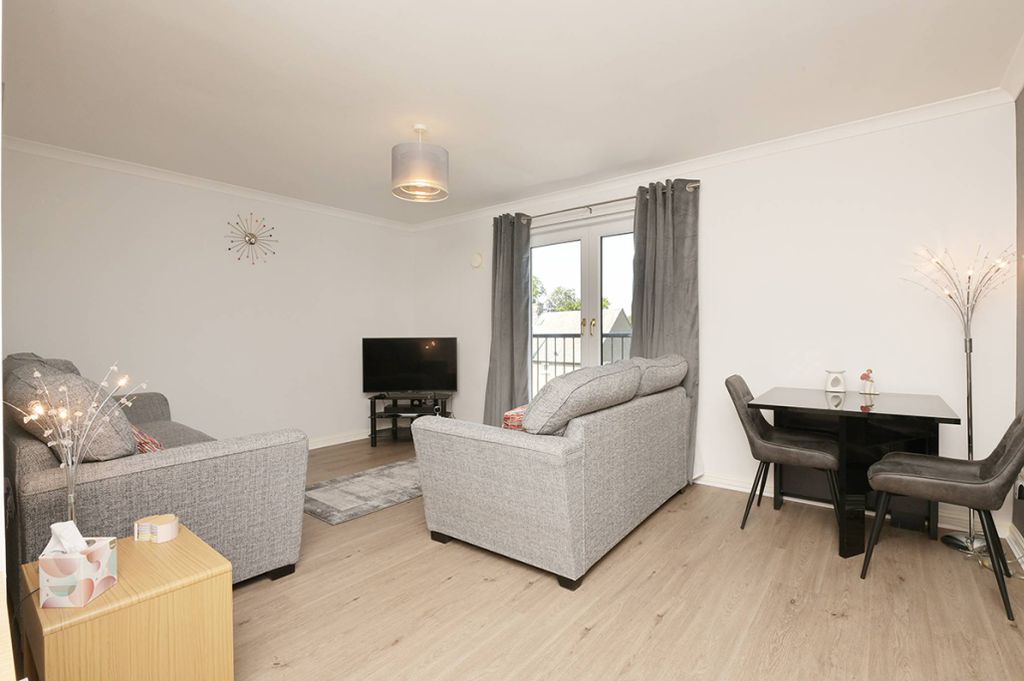Property photo 2 of 26