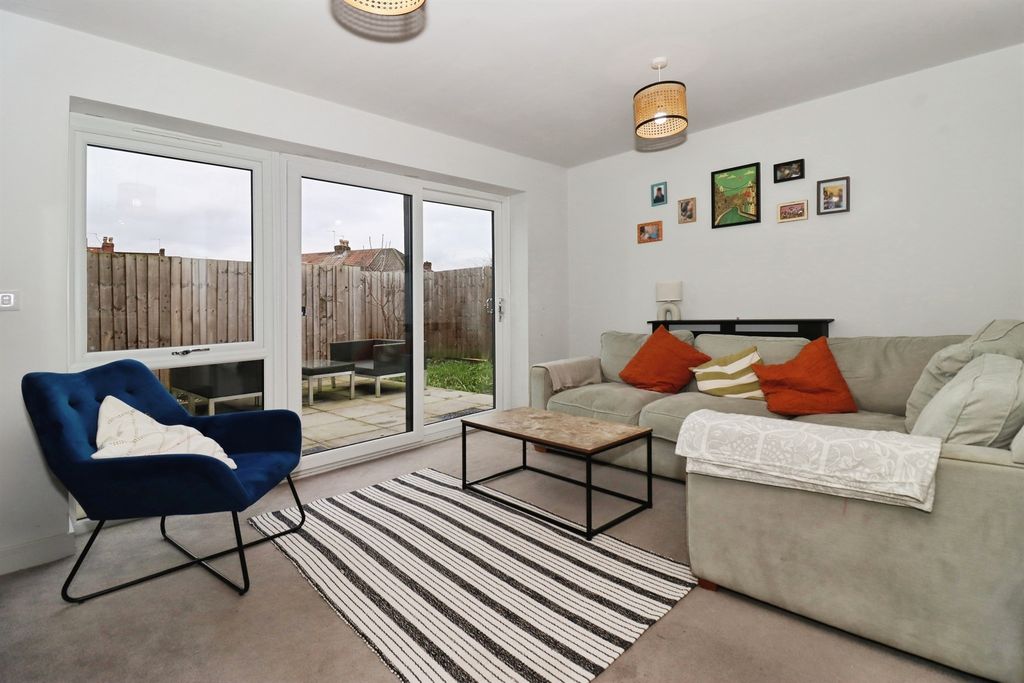 Property photo 2 of 19