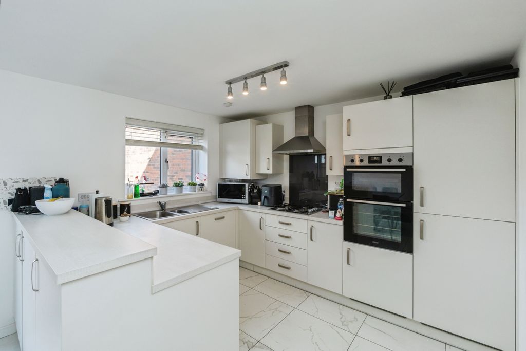 Property photo 3 of 20 Photo #3