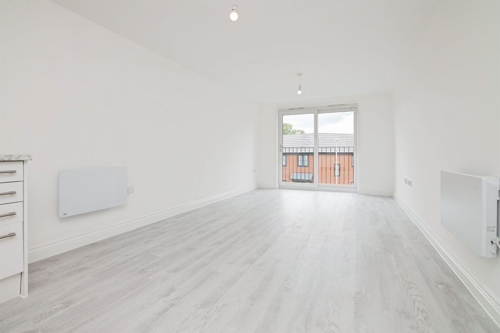 Property photo 3 of 13