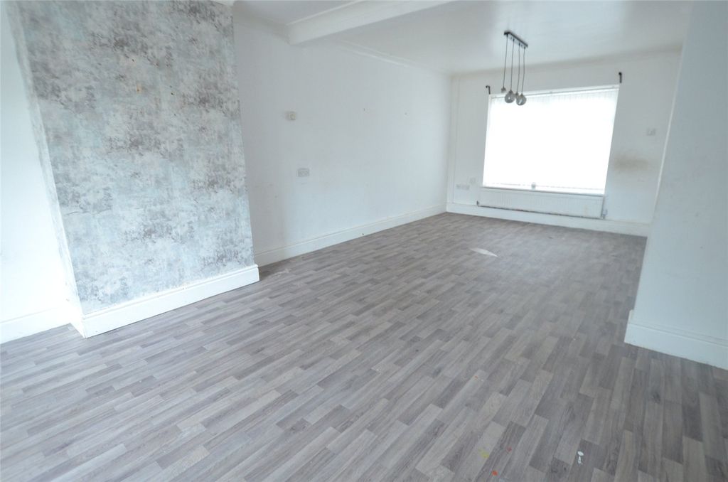 Property photo 3 of 10 Picture No. 13