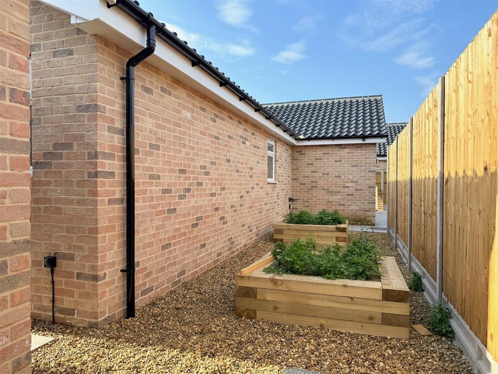 Property photo 3 of 7 1.Jpg