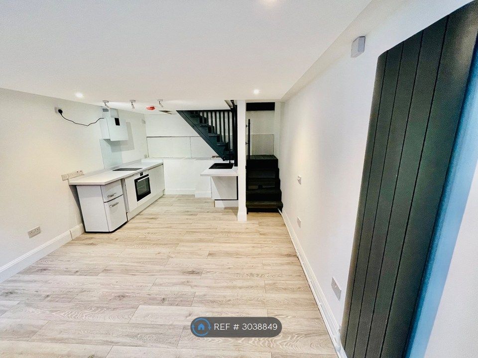 Property photo 2 of 4 7m x 4m