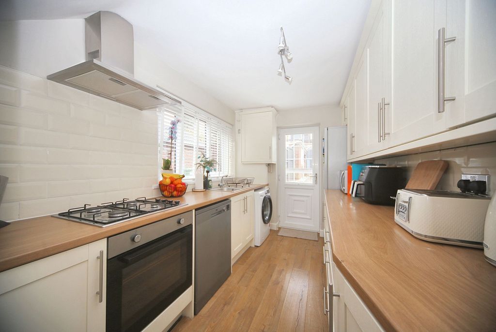 Property photo 3 of 22